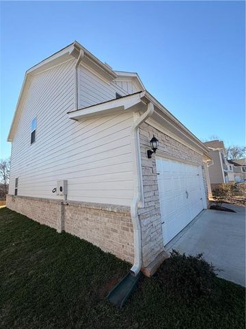 560 Moline Way, Locust Grove, GA 30248