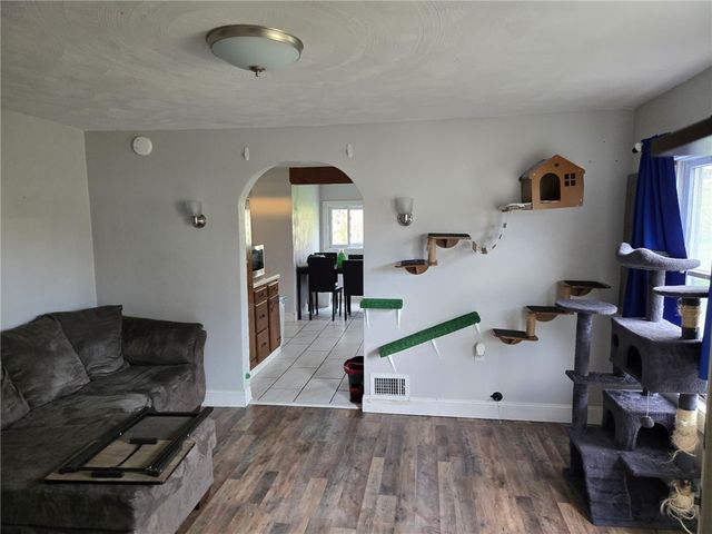 514 Penn High Park Road, Jeannette, PA 15644