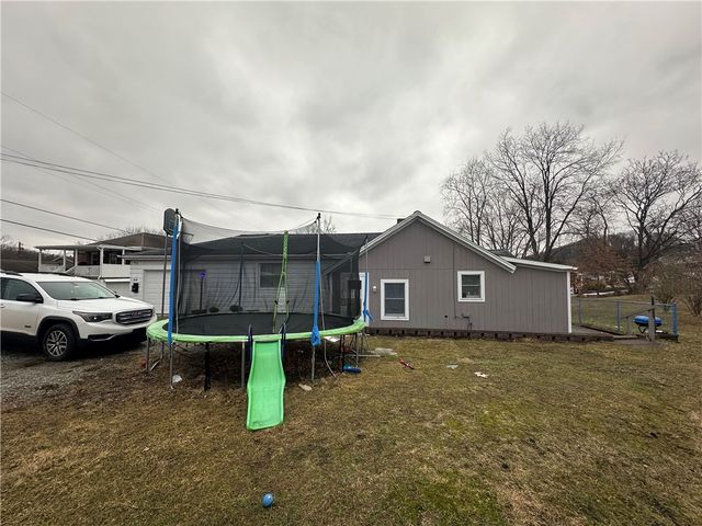 514 Penn High Park Road, Jeannette, PA 15644