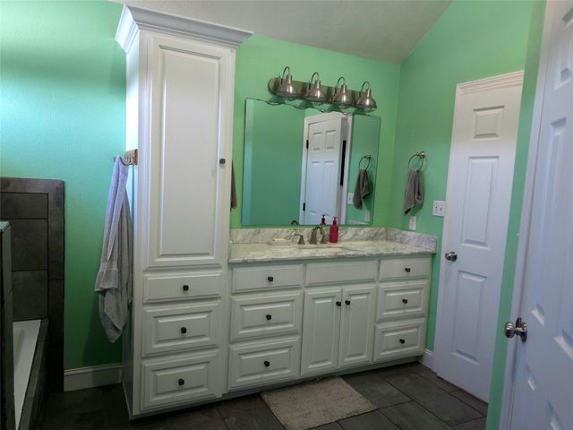 7013 Kelliwood Drive, Port Arthur, TX 77642