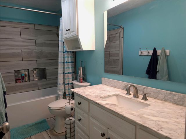 7013 Kelliwood Drive, Port Arthur, TX 77642