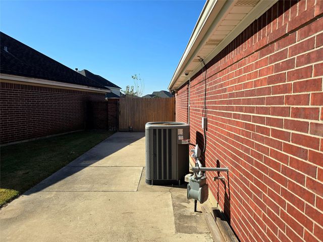 7013 Kelliwood Drive, Port Arthur, TX 77642