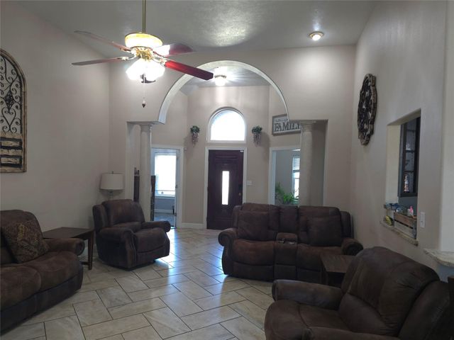 7013 Kelliwood Drive, Port Arthur, TX 77642