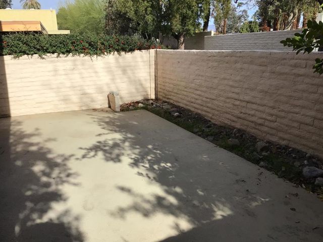 2420 Los Coyotes Drive, Palm Springs, CA 92264