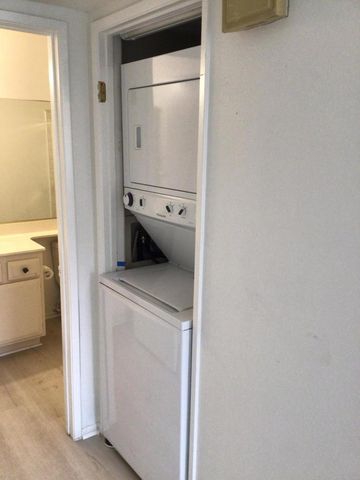 2420 Los Coyotes Drive, Palm Springs, CA 92264