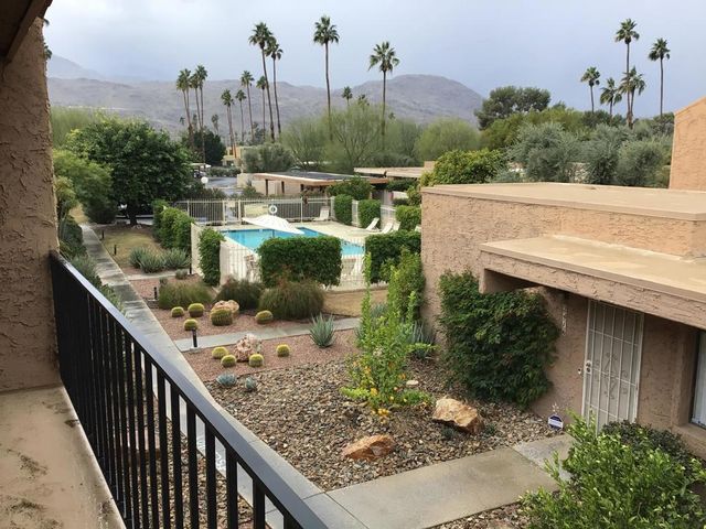 2420 Los Coyotes Drive, Palm Springs, CA 92264