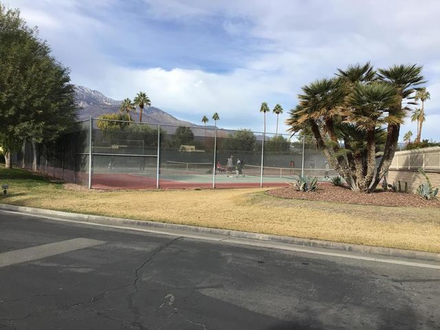 2420 Los Coyotes Drive, Palm Springs, CA 92264