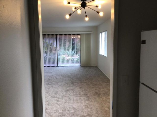 2420 Los Coyotes Drive, Palm Springs, CA 92264