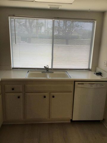 2420 Los Coyotes Drive, Palm Springs, CA 92264