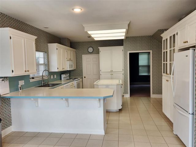 4215 W Jevon Lane, Lake Charles, LA 70605