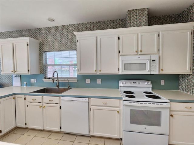 4215 W Jevon Lane, Lake Charles, LA 70605
