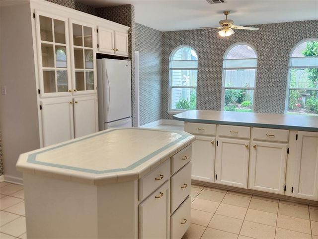 4215 W Jevon Lane, Lake Charles, LA 70605