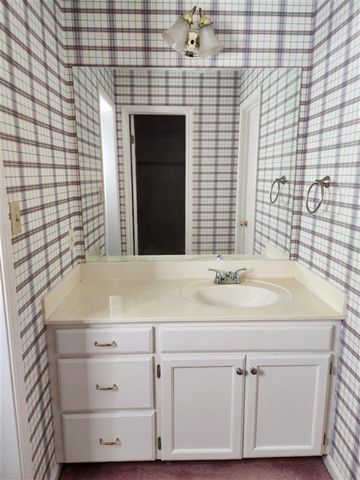 4215 W Jevon Lane, Lake Charles, LA 70605