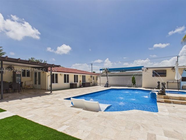 9601 SW 183rd St, Palmetto Bay, FL 33157