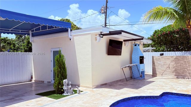 9601 SW 183rd St, Palmetto Bay, FL 33157