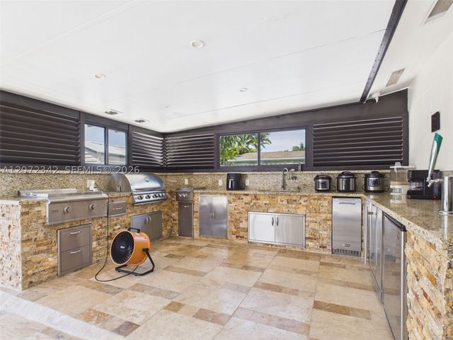 9601 SW 183rd St, Palmetto Bay, FL 33157