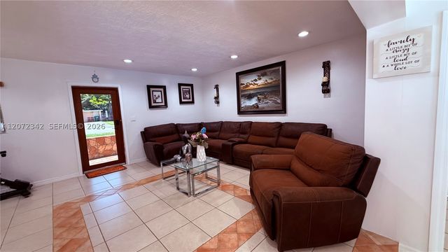 9601 SW 183rd St, Palmetto Bay, FL 33157