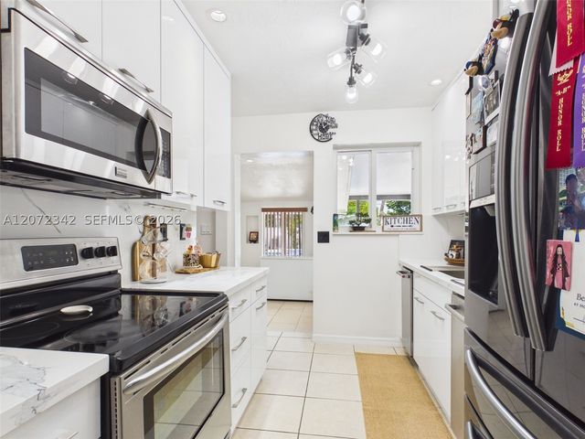 9601 SW 183rd St, Palmetto Bay, FL 33157