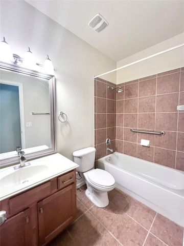 249 Newberry TRL, San Marcos, TX 78666