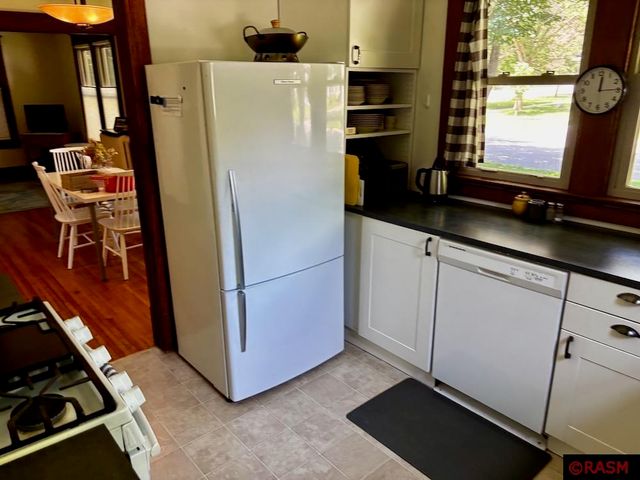 327 W Broadway Avenue, St. Peter, MN 56082