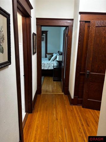 327 W Broadway Avenue, St. Peter, MN 56082