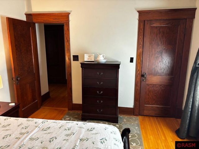 327 W Broadway Avenue, St. Peter, MN 56082