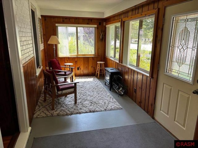 327 W Broadway Avenue, St. Peter, MN 56082
