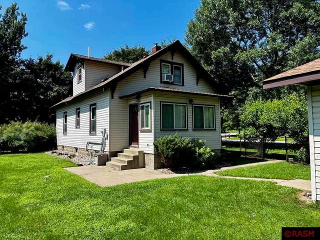 327 W Broadway Avenue, St. Peter, MN 56082