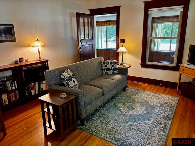327 W Broadway Avenue, St. Peter, MN 56082