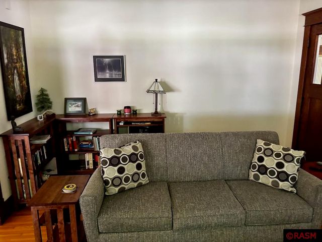327 W Broadway Avenue, St. Peter, MN 56082