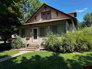 327 W Broadway Avenue, St. Peter, MN 56082