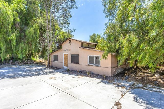 9099 Cajalco, Corona, CA 92881
