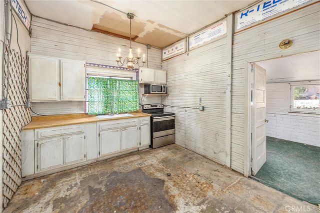 9099 Cajalco, Corona, CA 92881