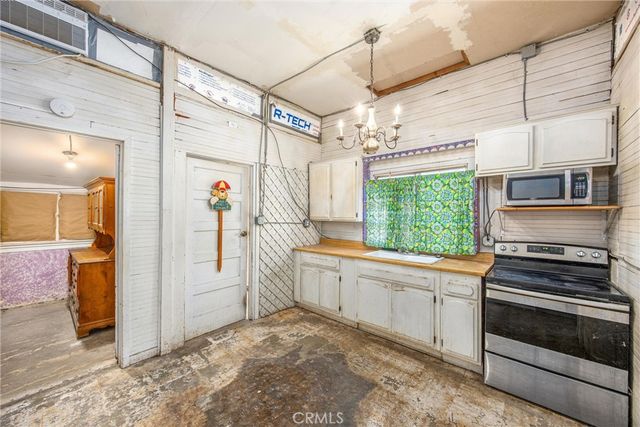 9099 Cajalco, Corona, CA 92881