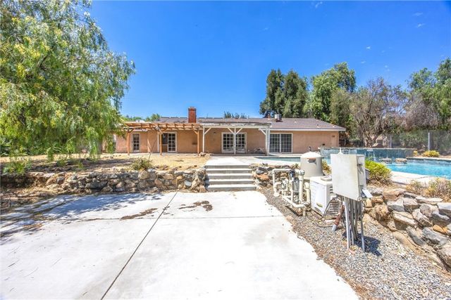 9099 Cajalco, Corona, CA 92881