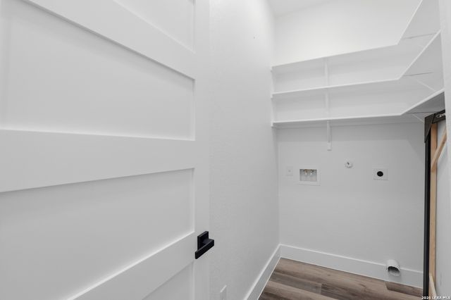 1204 CENTER ST, San Antonio, TX 78202