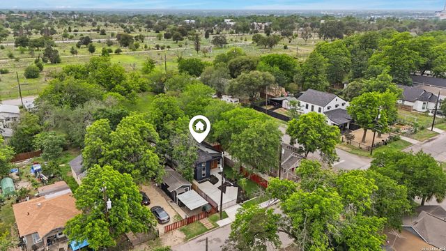 1204 CENTER ST, San Antonio, TX 78202