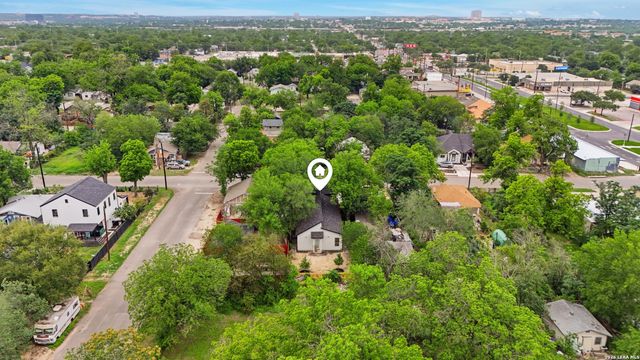 1204 CENTER ST, San Antonio, TX 78202