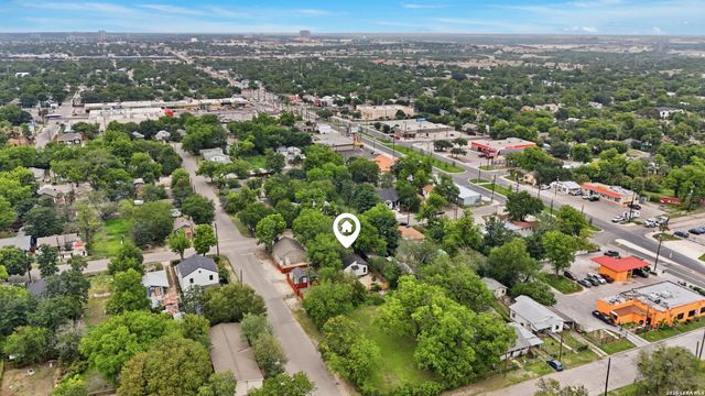 1204 CENTER ST, San Antonio, TX 78202
