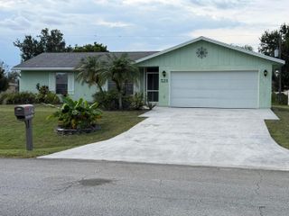 529 SW Violet Avenue, Port St. Lucie, Port St Lucie, FL 34983