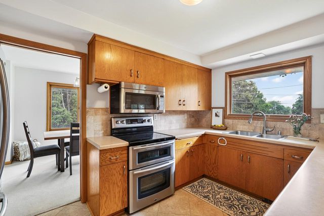 805 W Decorah ROAD, West Bend, WI 53095