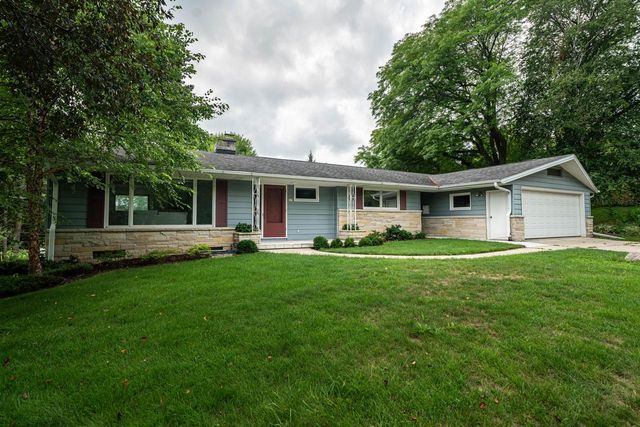 805 W Decorah ROAD, West Bend, WI 53095