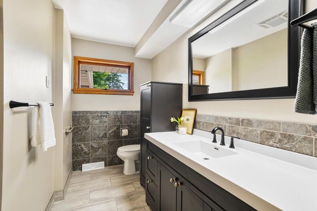 805 W Decorah ROAD, West Bend, WI 53095