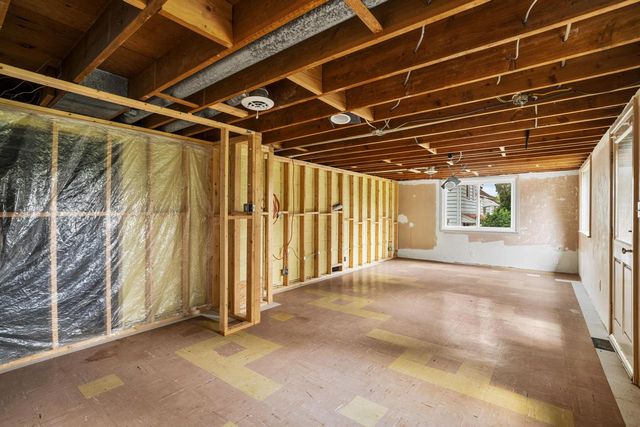 805 W Decorah ROAD, West Bend, WI 53095
