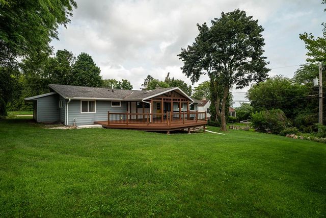 805 W Decorah ROAD, West Bend, WI 53095