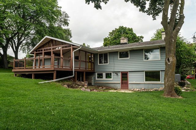 805 W Decorah ROAD, West Bend, WI 53095