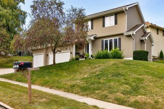 1752 NW 101st Street, Clive, IA 50325