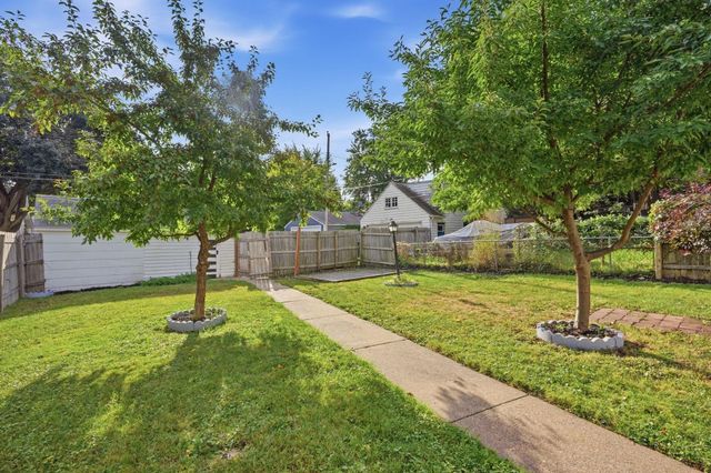 3718 Newton Avenue N, Minneapolis, MN 55412