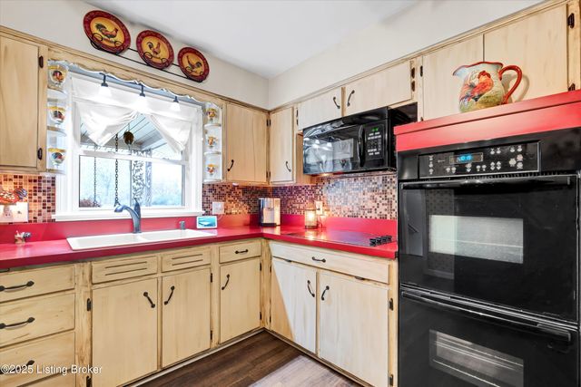 6706 Concord Hill Rd, Louisville, KY 40228