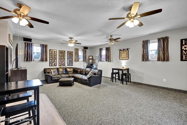 6706 Concord Hill Rd, Louisville, KY 40228